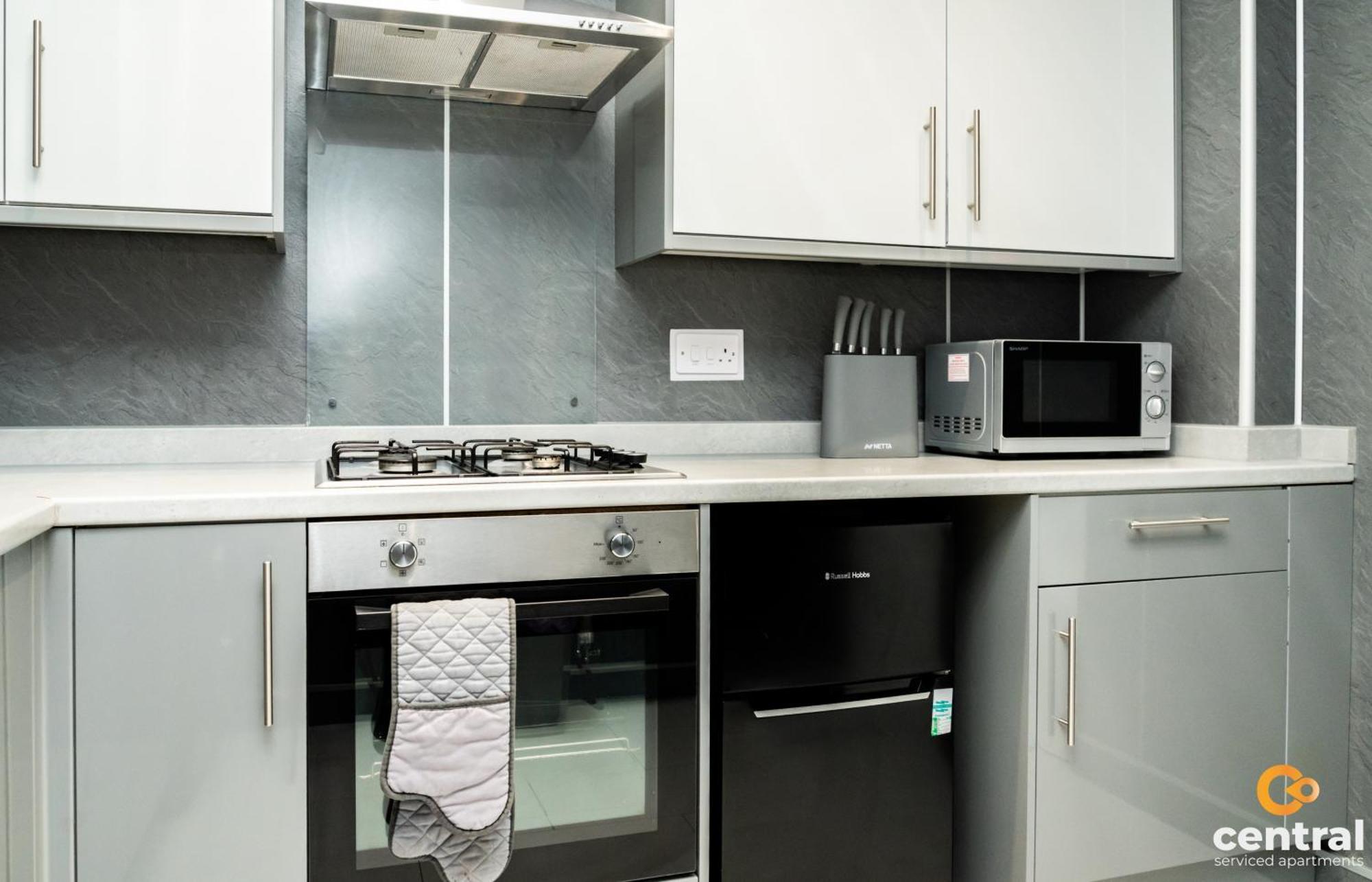 Central Serviced Apartments - 2 Bedroom - Free Street Parking - Fast Wifi - Smart Tvs In All Rooms - Ground Level - Family Neighbourhood - 3 X Double Beds - Heating 24-7 - Trade Stays - Weekly & Monthly Offers Dundee Eksteriør bilde