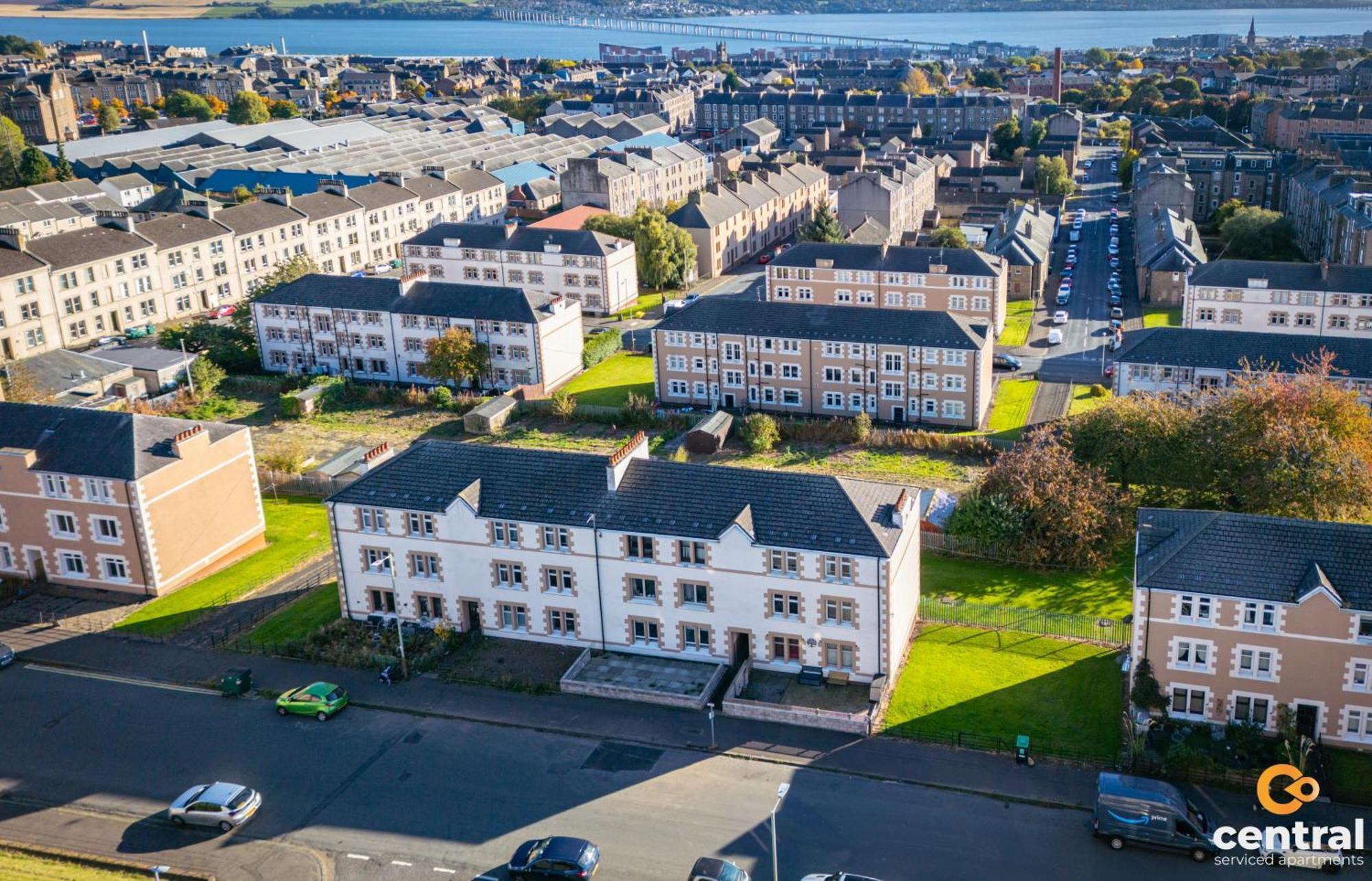 Central Serviced Apartments - 2 Bedroom - Free Street Parking - Fast Wifi - Smart Tvs In All Rooms - Ground Level - Family Neighbourhood - 3 X Double Beds - Heating 24-7 - Trade Stays - Weekly & Monthly Offers Dundee Eksteriør bilde