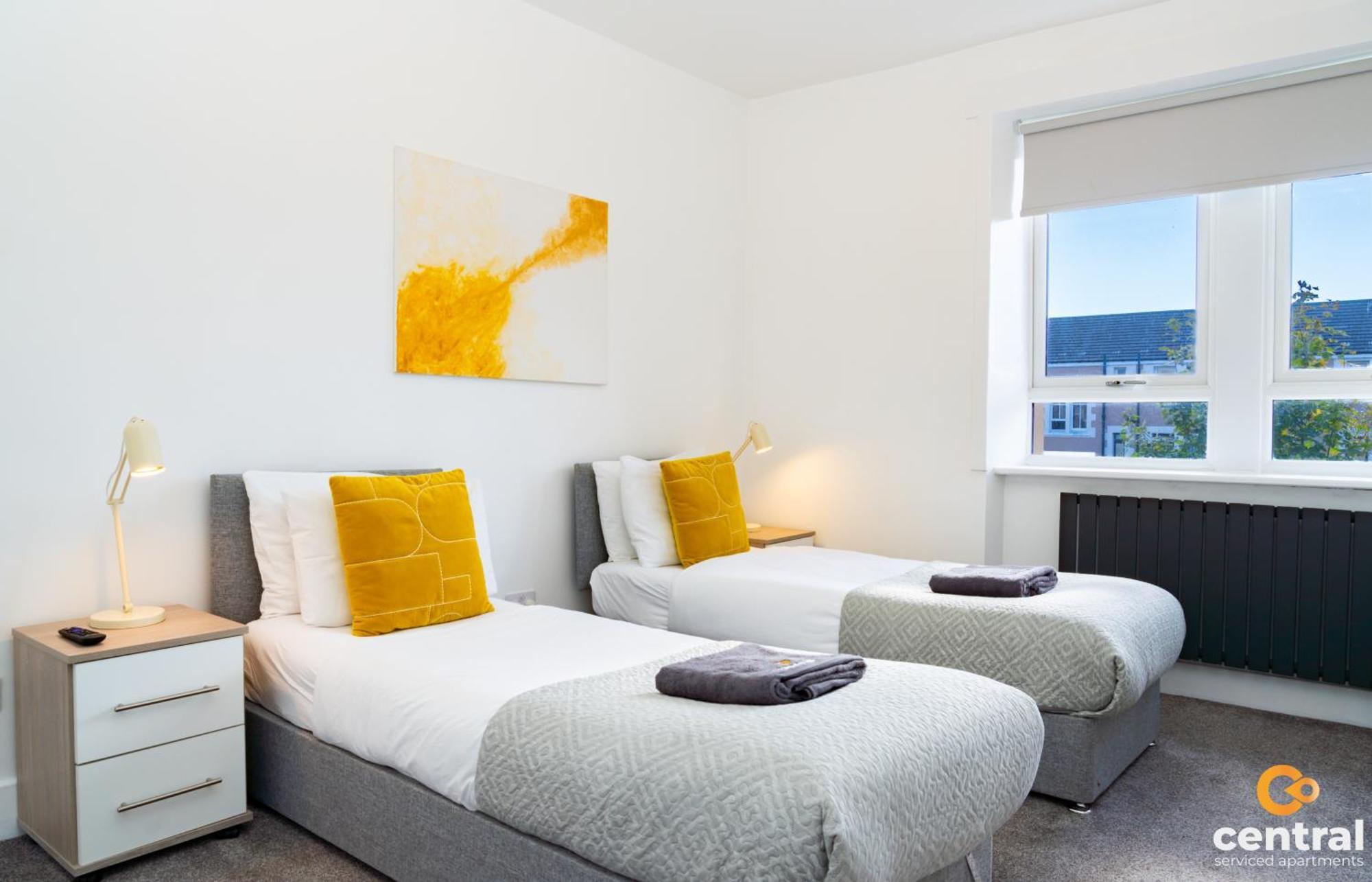 Central Serviced Apartments - 2 Bedroom - Free Street Parking - Fast Wifi - Smart Tvs In All Rooms - Ground Level - Family Neighbourhood - 3 X Double Beds - Heating 24-7 - Trade Stays - Weekly & Monthly Offers Dundee Eksteriør bilde