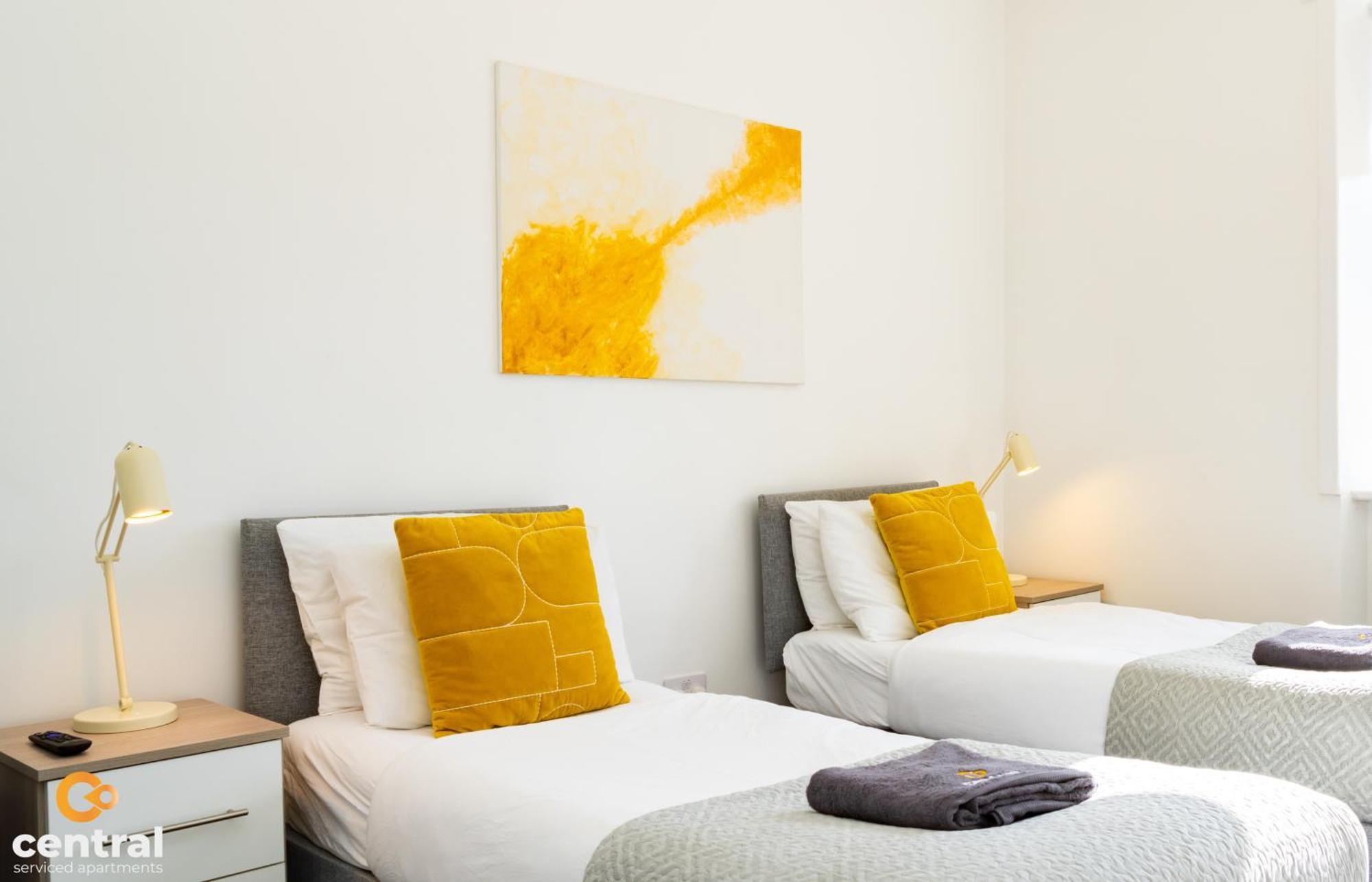 Central Serviced Apartments - 2 Bedroom - Free Street Parking - Fast Wifi - Smart Tvs In All Rooms - Ground Level - Family Neighbourhood - 3 X Double Beds - Heating 24-7 - Trade Stays - Weekly & Monthly Offers Dundee Eksteriør bilde