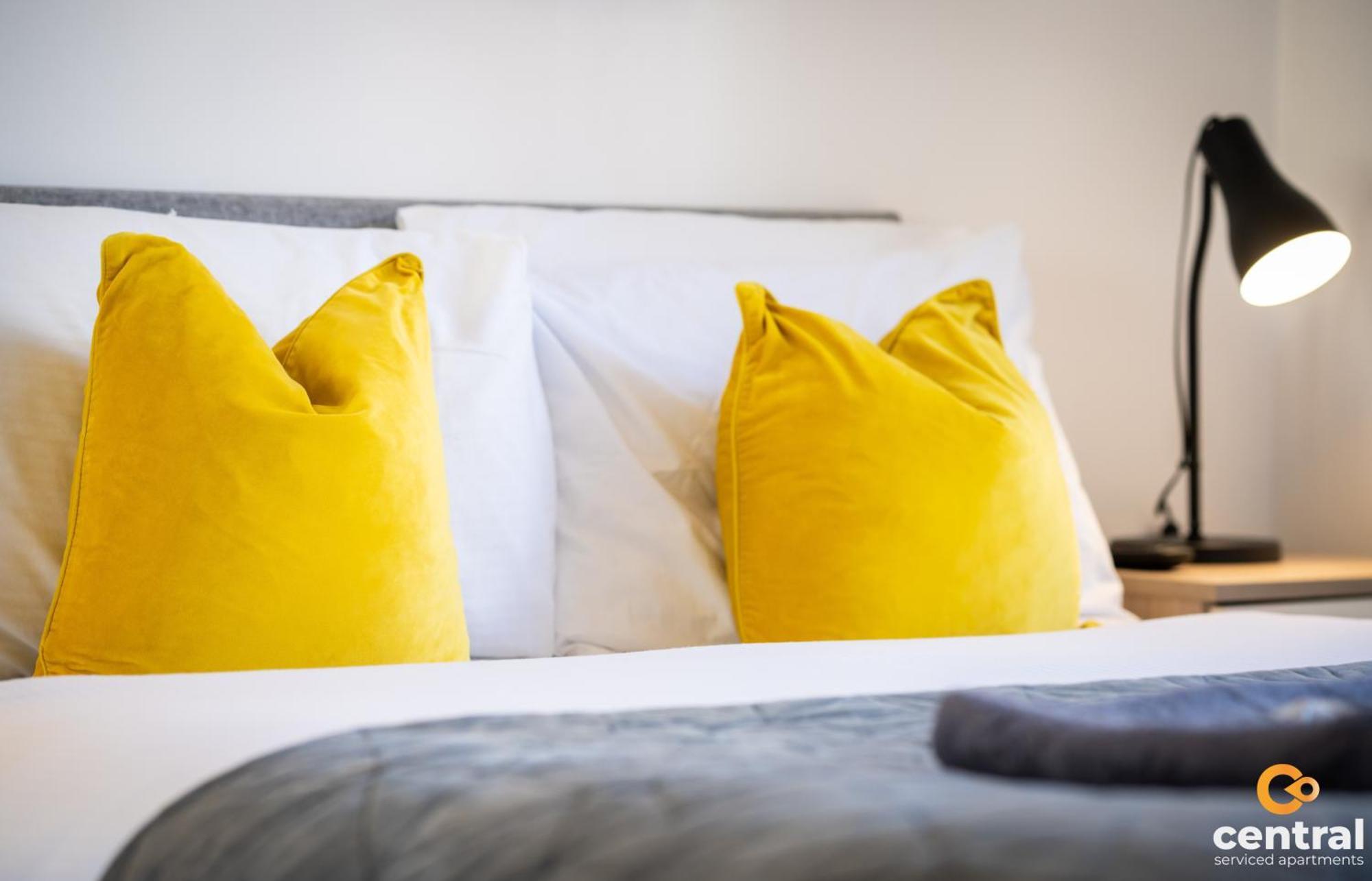 Central Serviced Apartments - 2 Bedroom - Free Street Parking - Fast Wifi - Smart Tvs In All Rooms - Ground Level - Family Neighbourhood - 3 X Double Beds - Heating 24-7 - Trade Stays - Weekly & Monthly Offers Dundee Eksteriør bilde